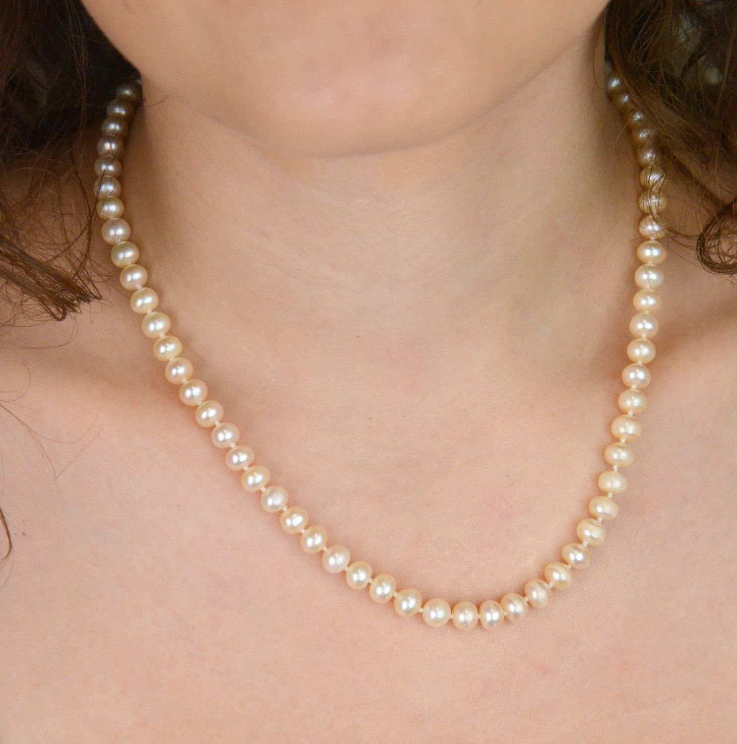 Naszyjnik z białych pereł naturalnych 6 mm  50 cm  Supełkowanie  Srebro 925hh.jpg